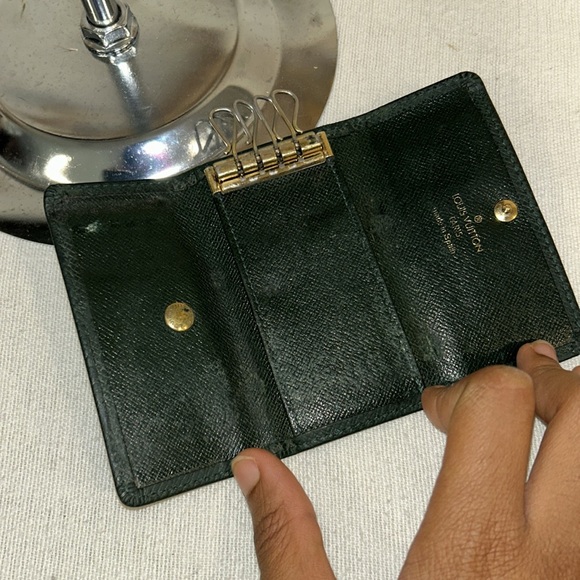 Louis Vuitton key fob holder - Picture 5 of 5